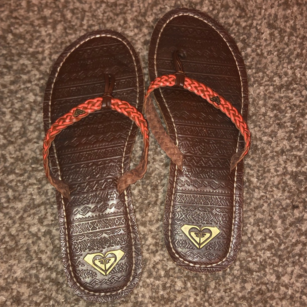 Pink/Coral Braided Roxy Flip Flops!